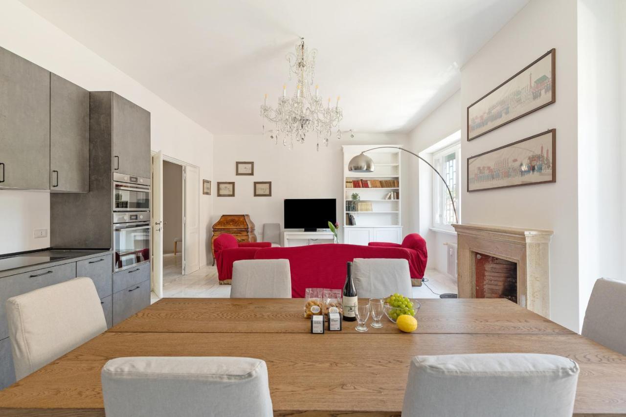 Bright And Spacious Family In Parioli Appartement Rome
