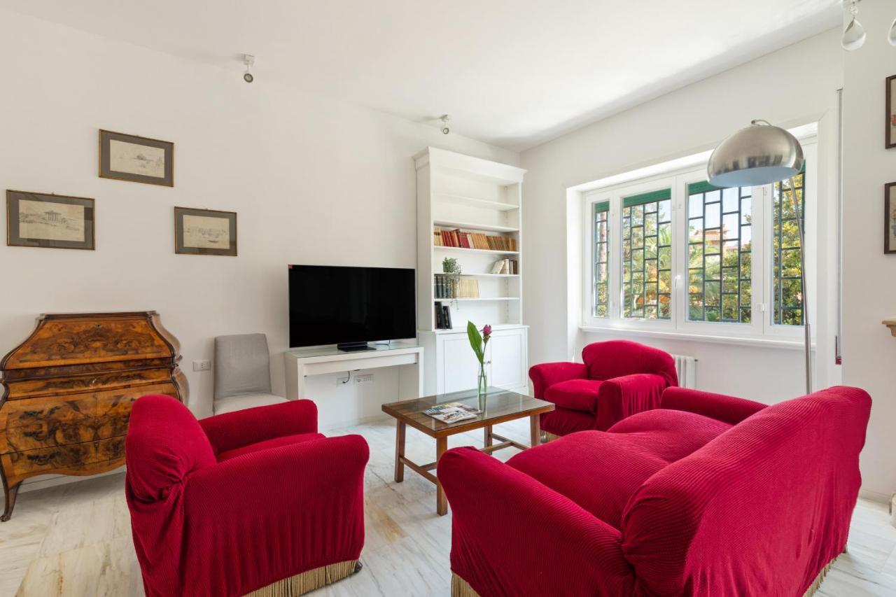 Bright And Spacious Family In Parioli Appartement